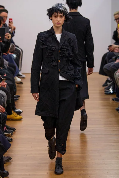 Look 11